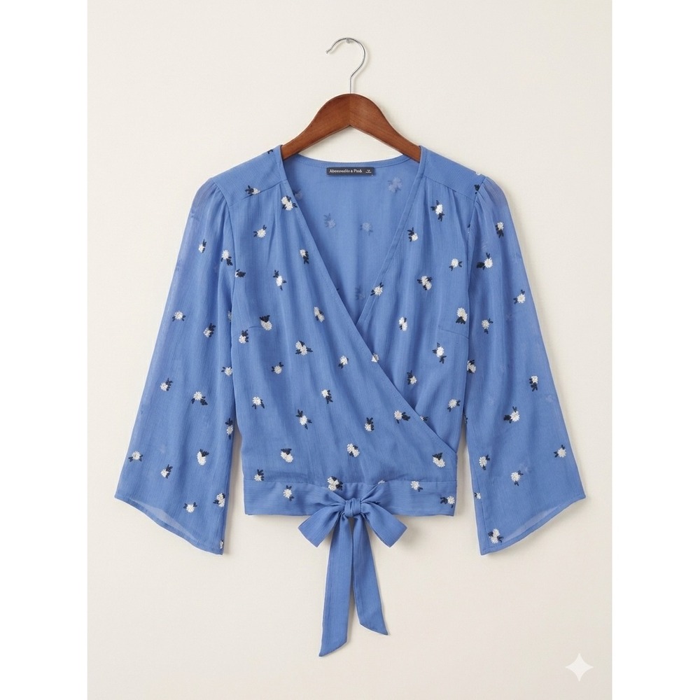 Abercrombie & Fitch Coquette Blue Floral Embroidered Wrap Tie Front Crop Top SM‎
